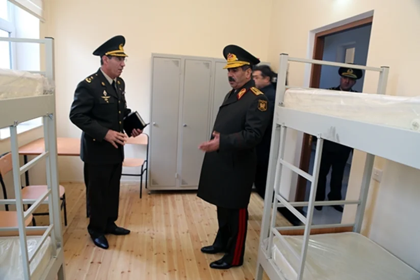 ​Nazir Zakir Həsənov Silahlı Qüvvələrin tibb xidmətinin rəhbər zabit heyəti ilə görüşüb