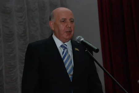 Azərbaycan tibb universitetinin məzunları Hippokrat andı içiblər