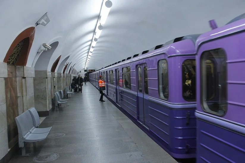 “Elmlər Akademiyası” metro stansiyasında yeni işıqlanma sistemi qurulub