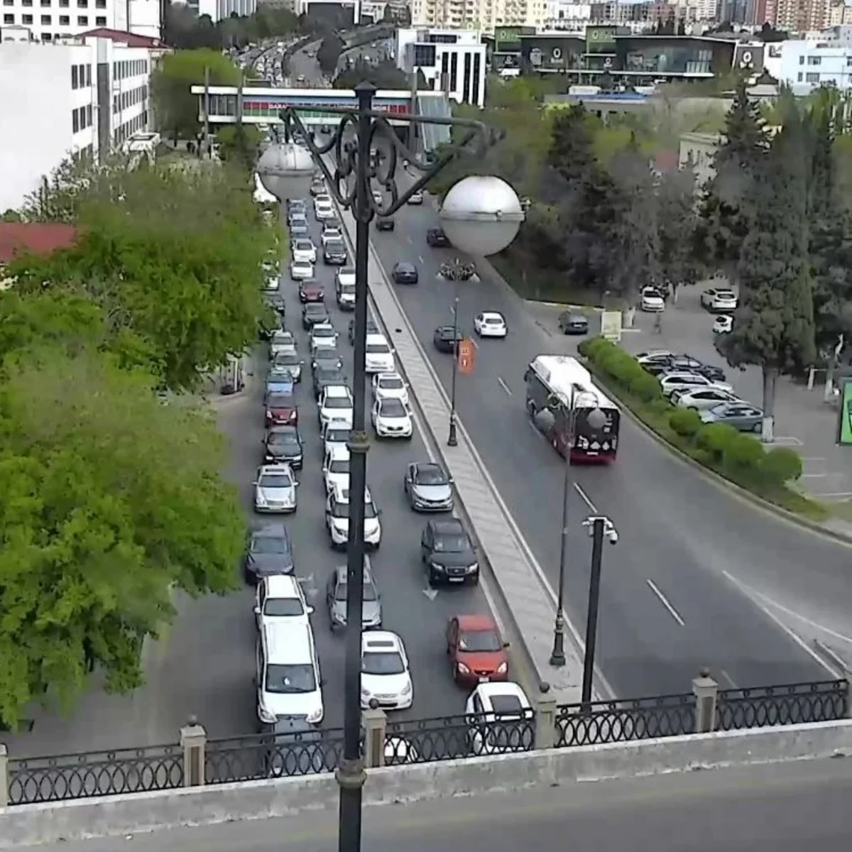 Bakının bir sıra yollarında tıxac var - SİYAHI