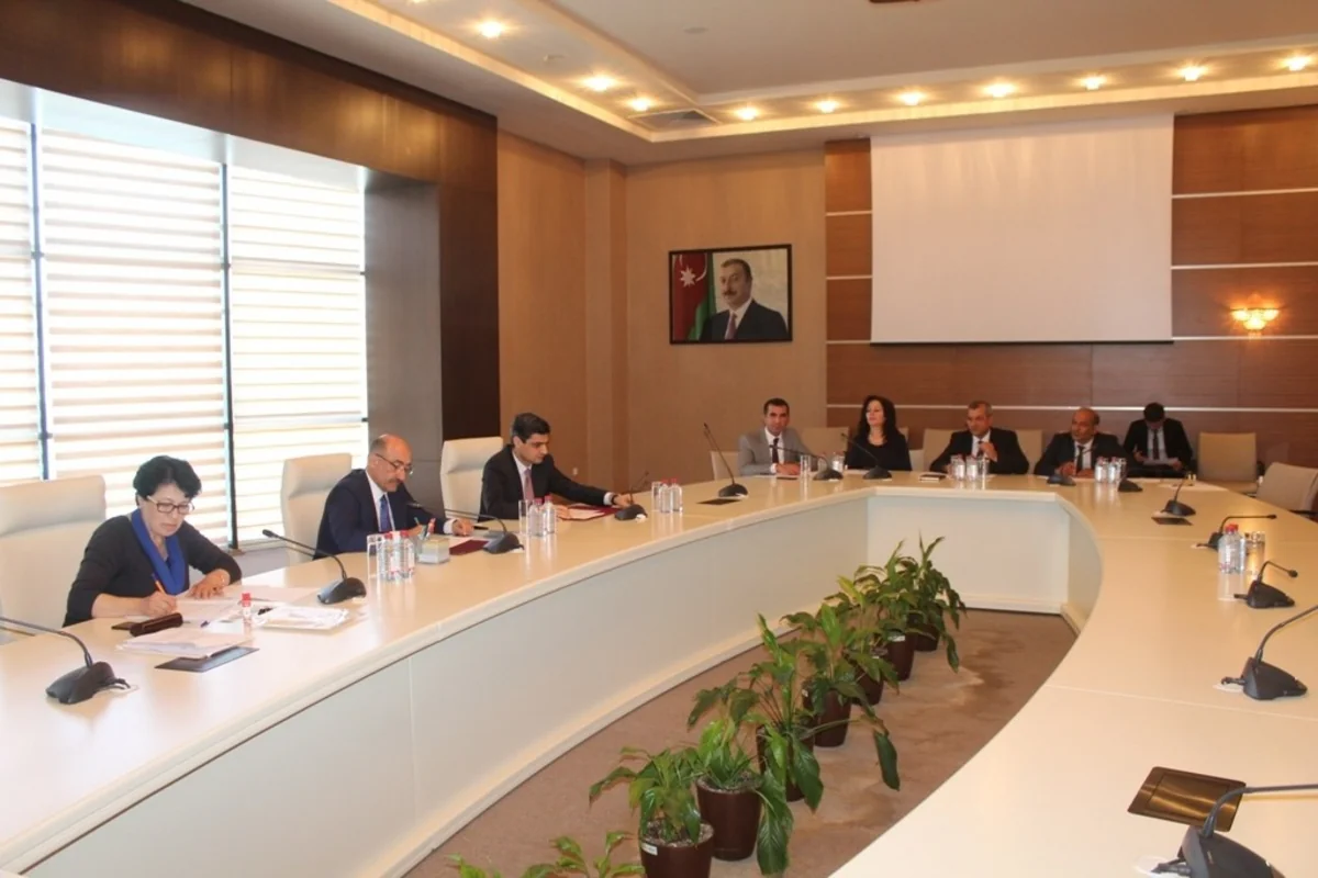 İsmayıllı sakinləri nazirdən yaradıcılıq evinin dam örtüyünün dəyişdirilməsini xahiş ediblər
