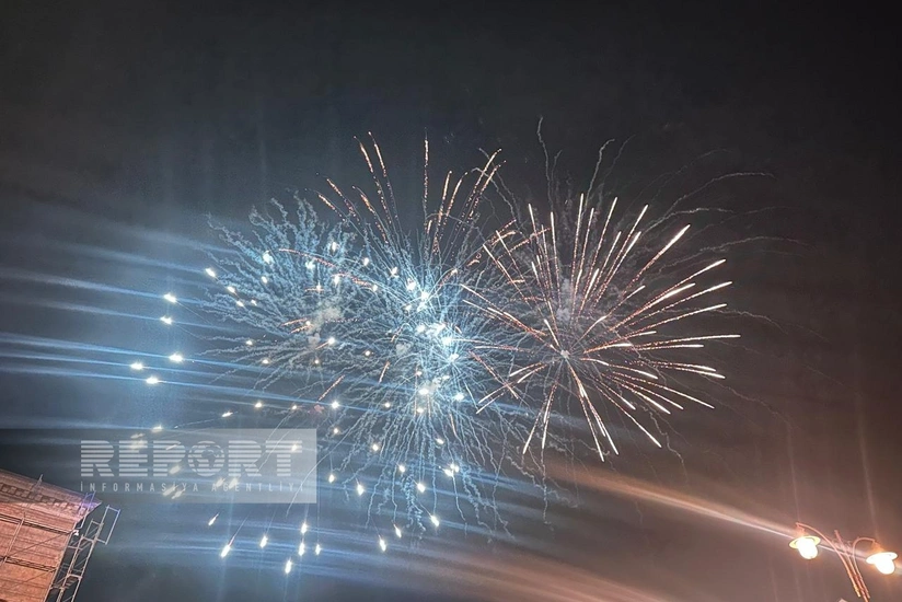 Xankəndi şəhəri Yeni ili Zəfər atəşfəşanlığı ilə qarşılayıb - VİDEO