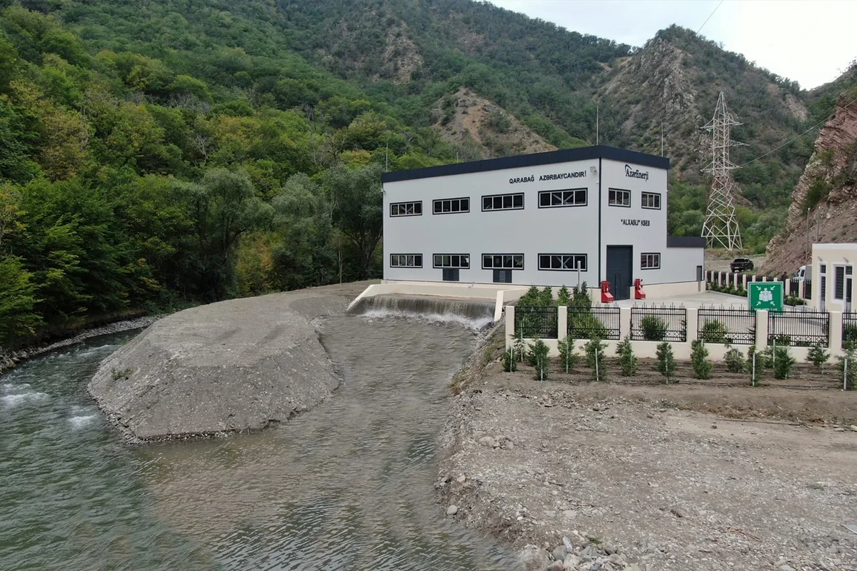 AzerEnergy commissions 12 energy facilities in Karabakh, East Zangazur this year