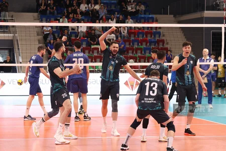Kişi voleybolçulardan ibarət Azərreyl komandası ölkə çempionu olub