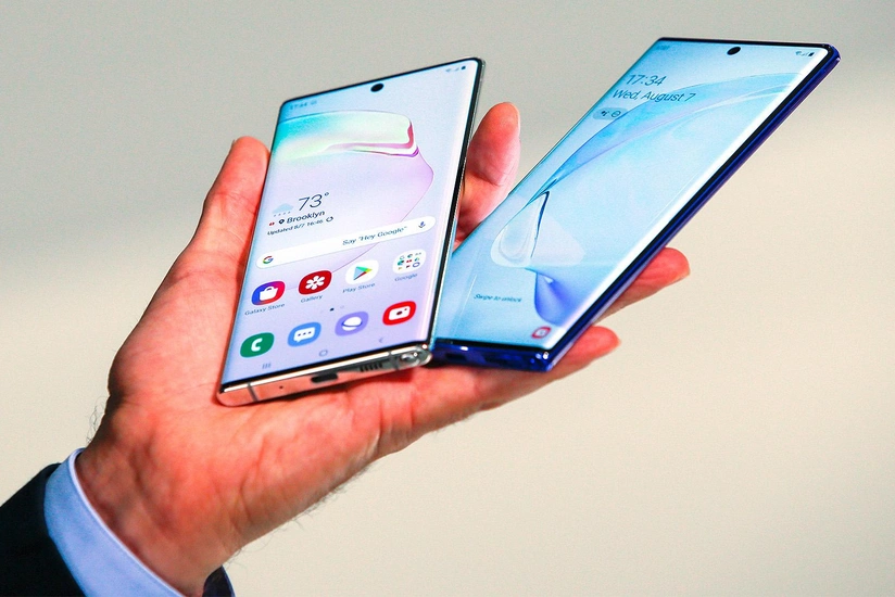 Global smartphone sales decline 20%