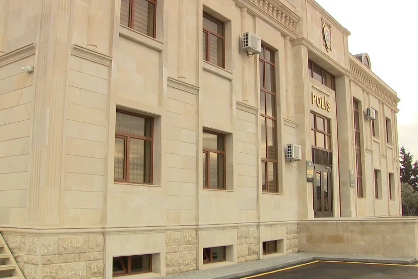 Bakıda oğurluq və xuliqanlıq edən şəxs kameralara düşüb - VİDEO - YENİLƏNİB