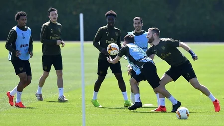 Arsenal Bakıdakı finalın hazırlığına həndbol oynayaraq başlayıb