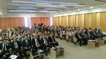 Yeni vəkillər and içiblər
