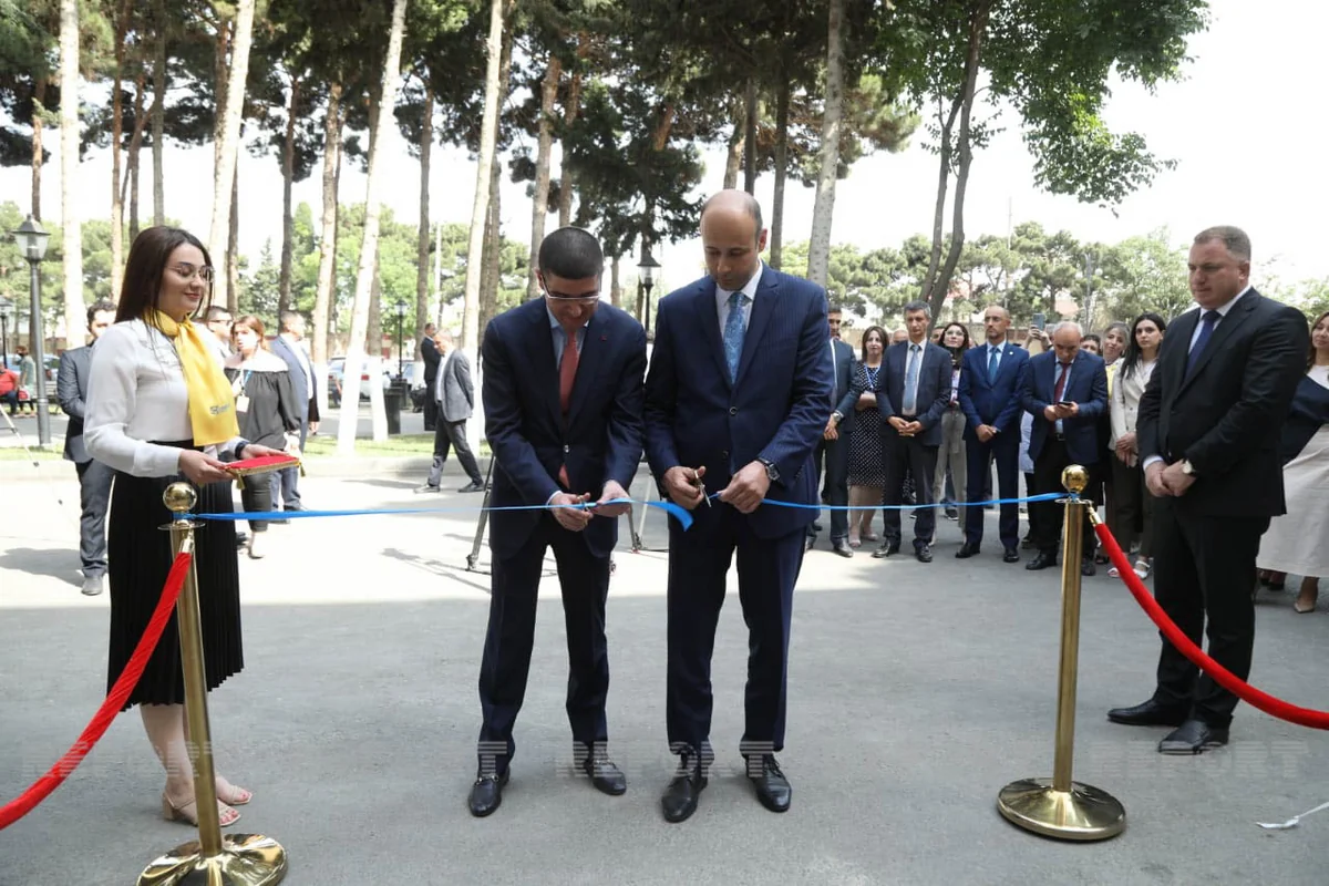 “Azərpoçt”un yenilənmiş Abşeron filialının açılışı olub