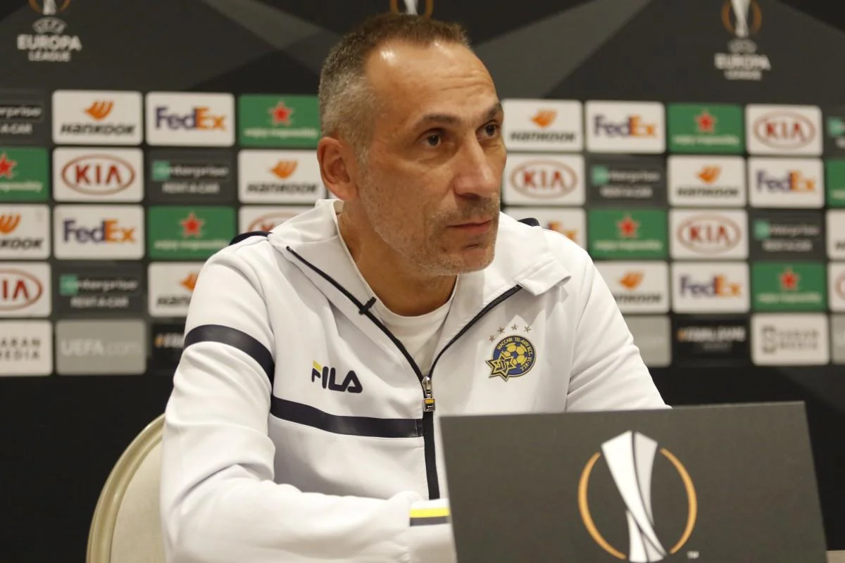 Qarabağın rəqibi baş məşqçisi ilə yollarını ayırdı