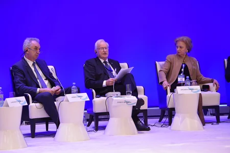 VI Qlobal Bakı Forumunda iqtisadi inkişafın ətraf mühitin deqradasiyasına təsiri mövzusu müzakirə edilib