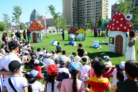 Heydər Əliyev Mərkəzinin parkında Uşaq festivalı keçirilib