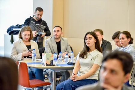COP29-da iştirak edəcək ingilisdilli jurnalistlər üçün təlimlər başlayıb