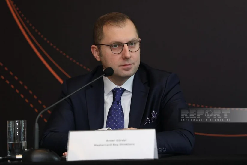 Four Azerbaijani banks allowed to transfer money via Mastercard cards