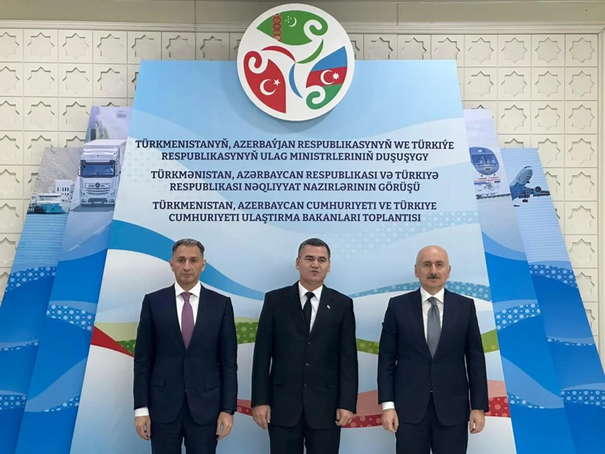 Türkmənistan, Azərbaycan və Türkiyə nəqliyyat nazirlərinin görüşü olub