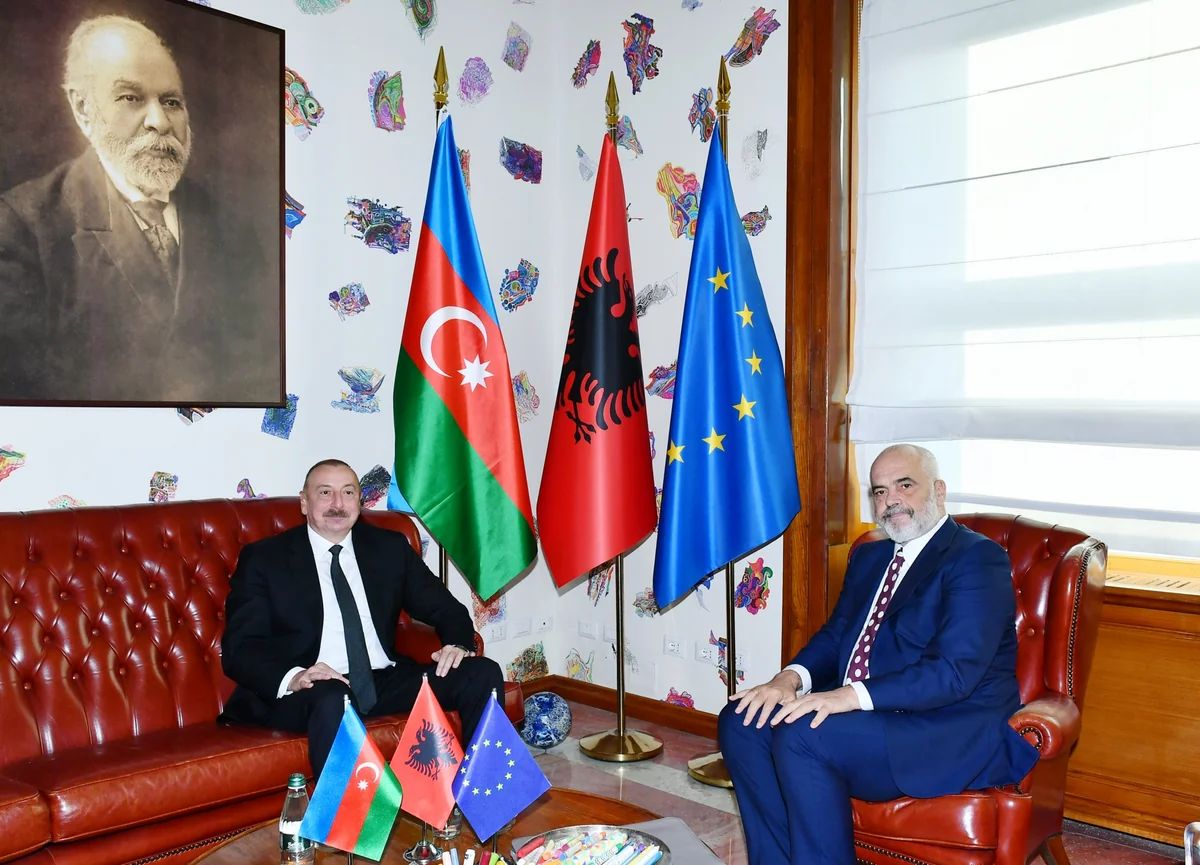 Prezident İlham Əliyevin Albaniyanın Baş naziri ilə təkbətək görüşü olub - YENİLƏNİB