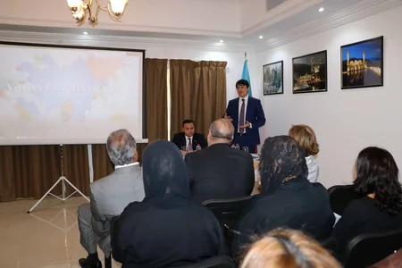 Fuad Muradov Dubayda yaşayan azərbaycanlıların problemlərini dinləyib