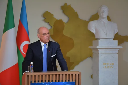 XİN-də Azərbaycan-İtaliya əlaqələrinin 30 illiyi ilə bağlı tədbir keçirilib