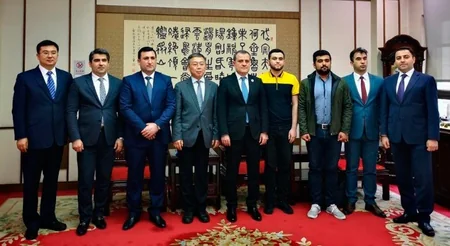 Təhsil naziri çinli həmkarı ilə görüşüb