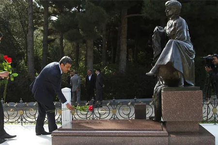 Beynəlxalq Cüdo Federasiyası rəsmiləri ümummilli lider Heydər Əliyevin məzarını ziyarət ediblər