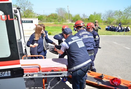 FHN Ağdamda orta məktəbdə mülki müdafiə məşqi keçirib