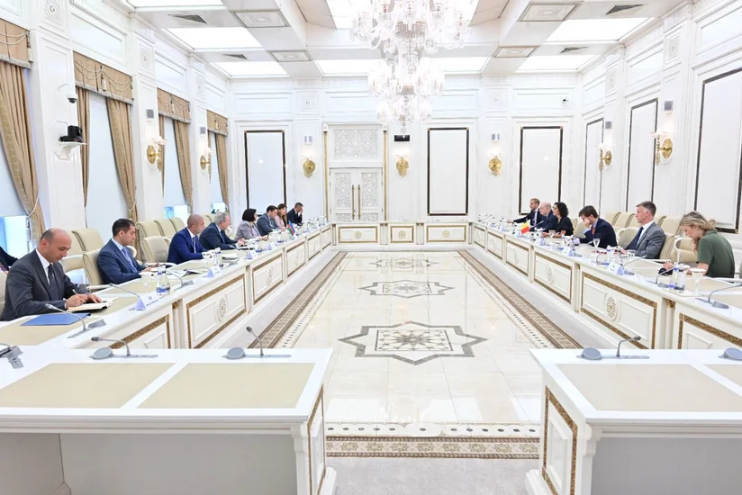 Azerbaijani parliament speaker receives Belgian foreign minister