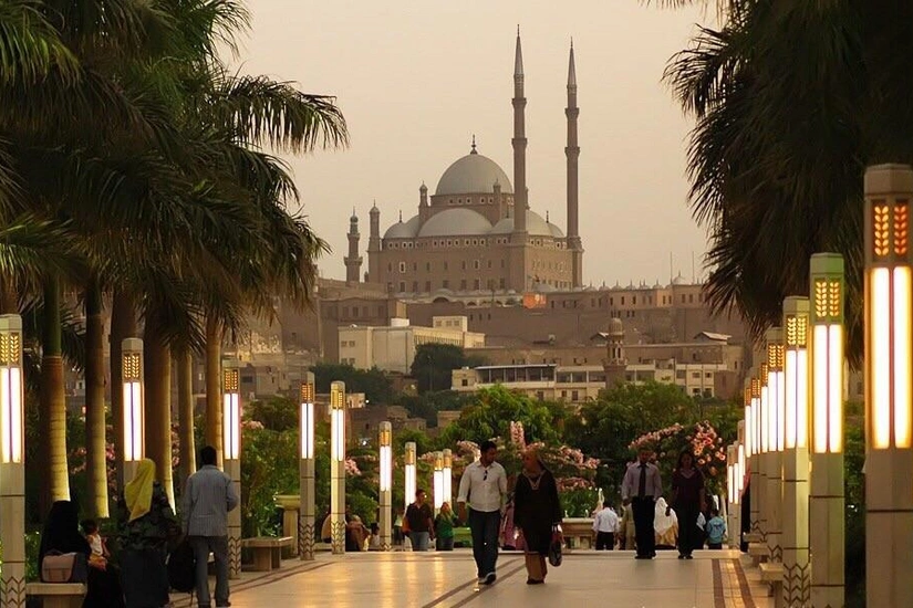 Egypt to pay expenses of tourists infected with COVID