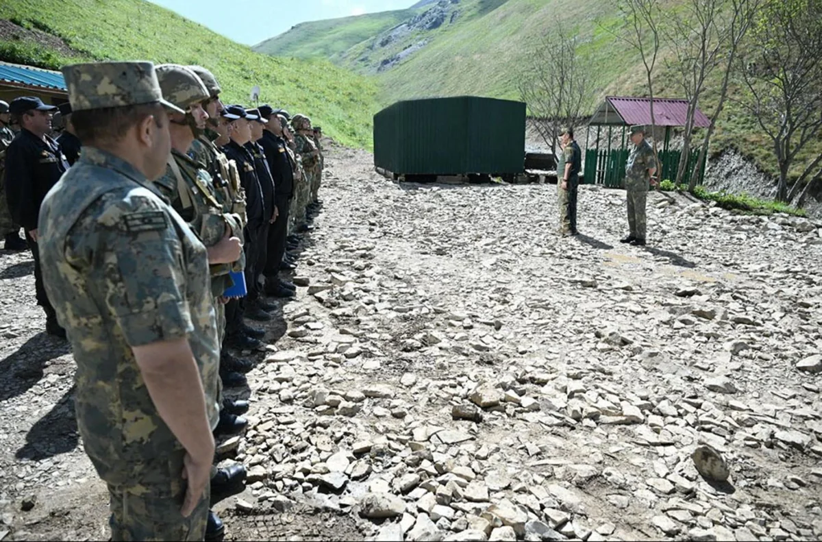 Zakir Həsənov və Hikmət Mirzəyev şərti sərhəddə olublar, bölmələrə tapşırıqlar verilib
