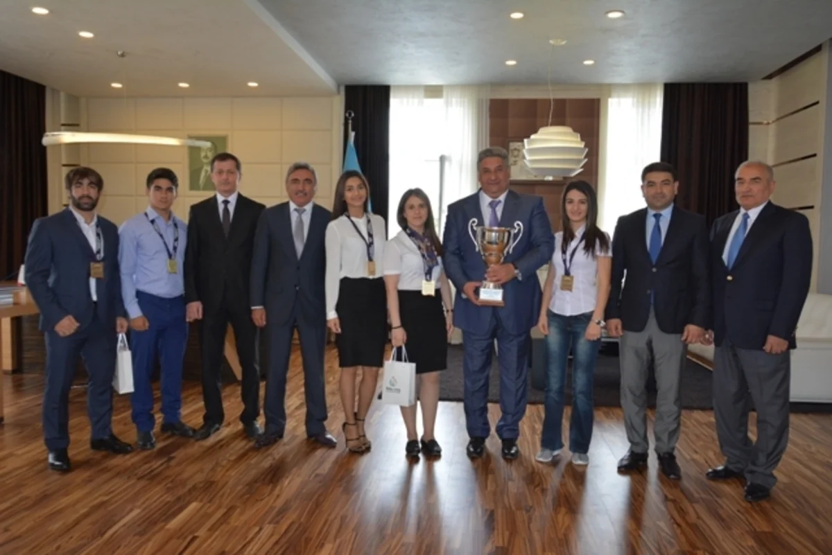 ​Azad Rəhimov Avropa çempionatında 3-cü olan karateçilərlə görüşüb
