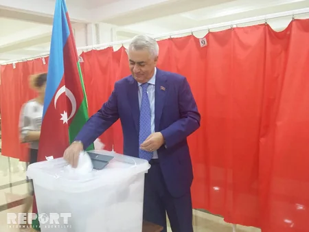 Cavid Qurbanov səs verib - FOTO