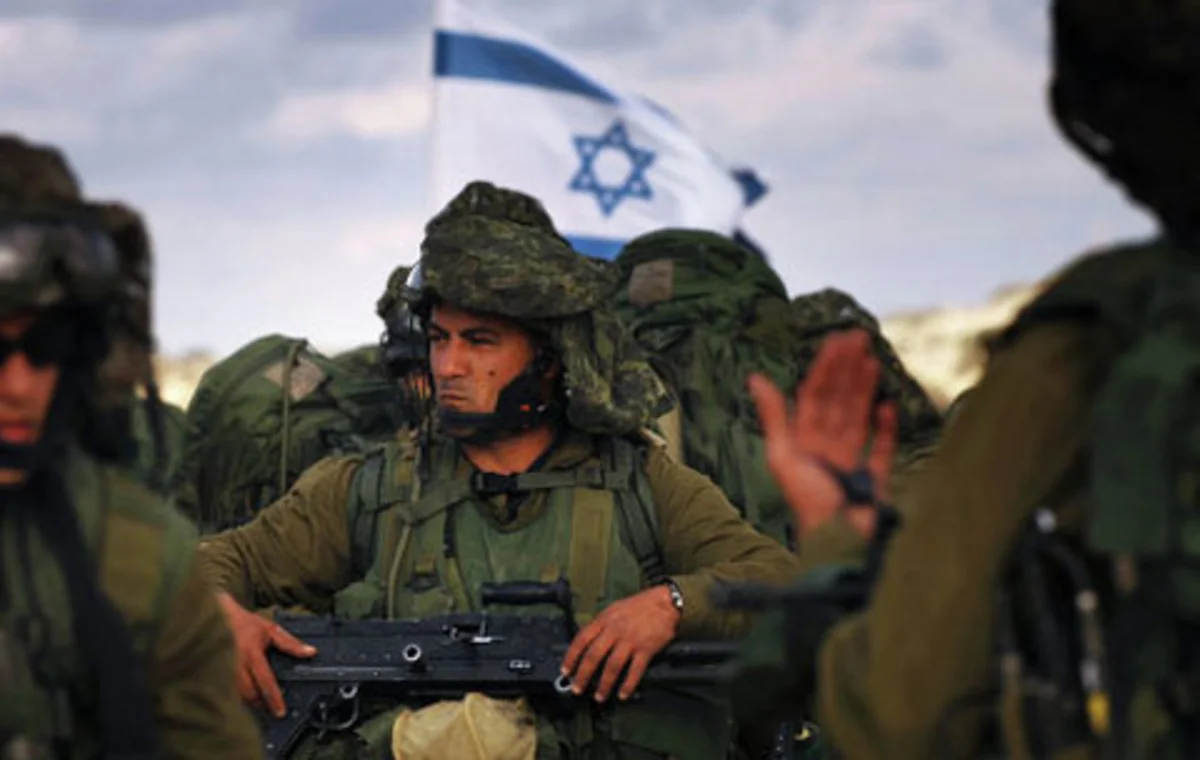 Israel hits Syrian army positions near Golan