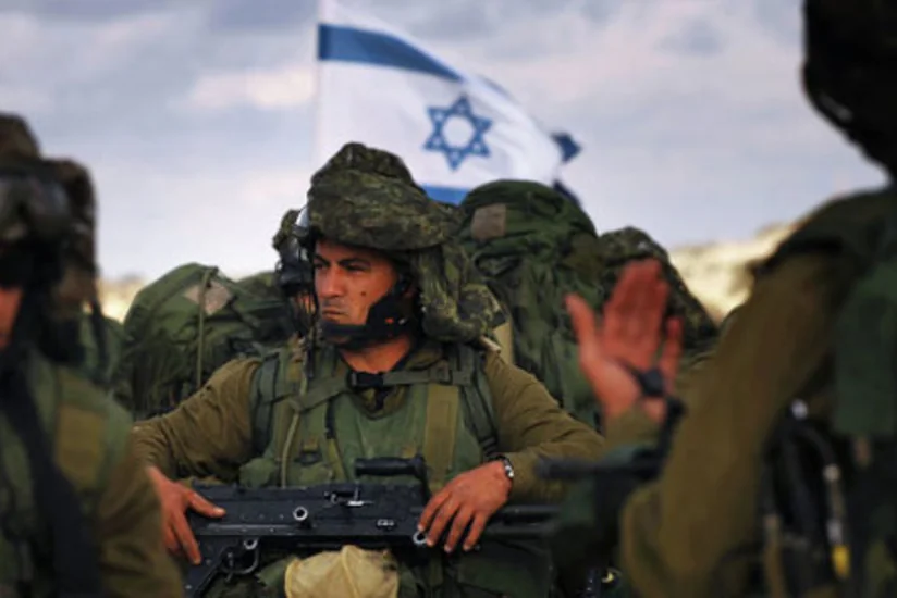 Israel hits Syrian army positions near Golan