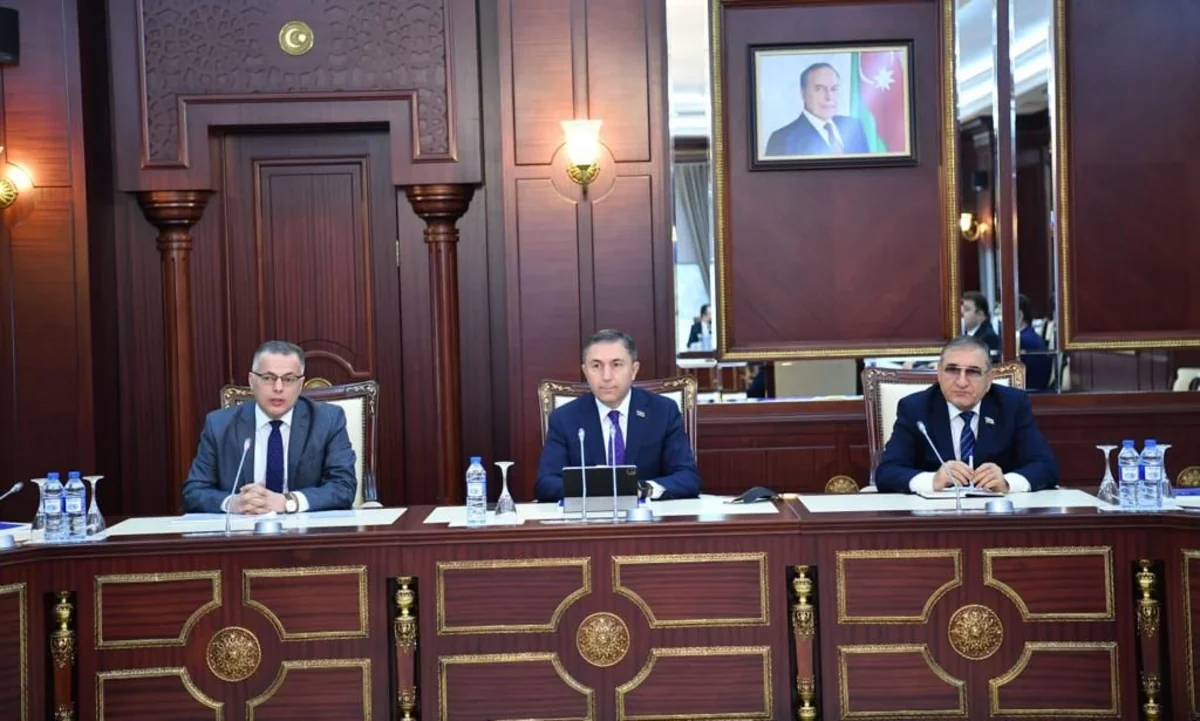 Milli Məclisdə strateji yol xəritələrinin qiymətləndirmə hesabatı müzakirə olunub