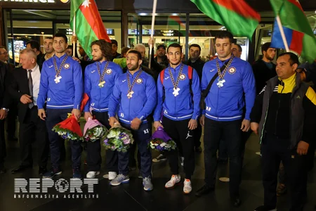 Avropa çempionatında 5 medal qazanan Azərbaycan cüdoçuları Vətənə qayıdıblar - FOTO - VİDEO