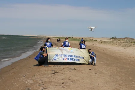 Xəzər dənizinin sahil zolağının təmizlənməsi işləri davam edir