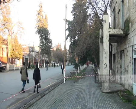Kürdəmirdə üçmərtəbəli binanın bir hissəsi uçub, sakinlər təhlükə qarşısındadır