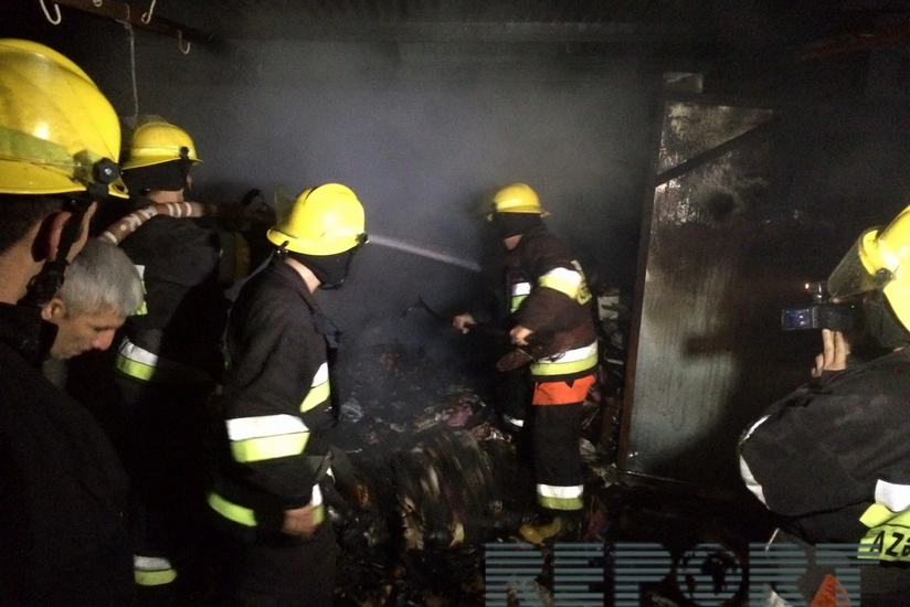 ​Ucarın mərkəzi bazarında yanğın baş verib - FOTO