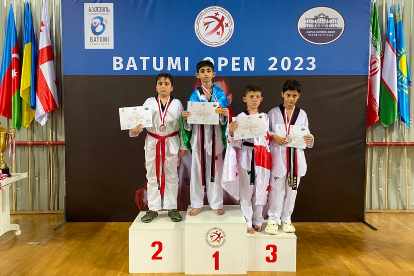 Azərbaycan taekvondoçuları Gürcüstanda 12 medal qazanıblar