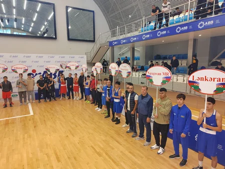 Gənc boksçular arasında Azərbaycan birinciliyinin açılış mərasimi keçirilib