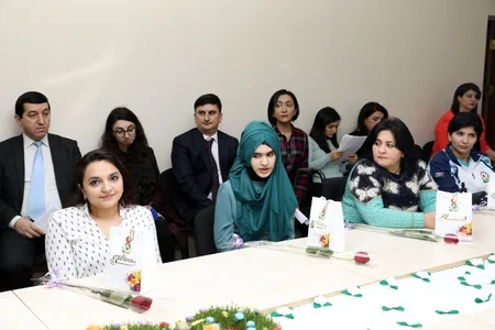 Qadınlar günü münasibətilə Peşə Reabilitasiya Mərkəzindəki xanımlarla görüş olub