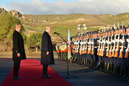 Ərdoğanı Zəngilanda Prezident İlham Əliyev qarşılayıb
