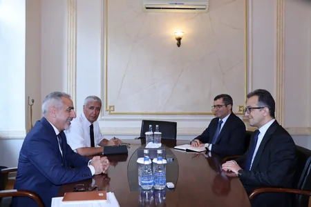 Dövlət Komitəsində Azərbaycanda dini konfessiyalara maddi yardım məsələsi müzakirə olunub