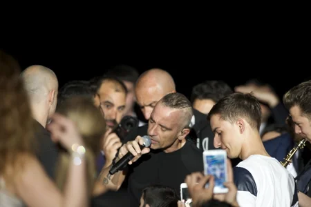 İtalyan müğənni Eros Ramazzotti Bakıda ilk dəfə konsert verib