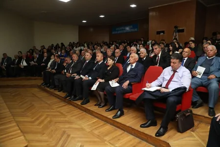 Gəncədə Heydər Əliyevin 100 illik yubileyinə həsr olunmuş regional konfrans keçirilib