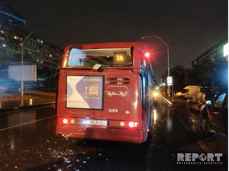 Bakıda iki avtobus toqquşub, yaralılar var - FOTO - VİDEO - YENİLƏNİB