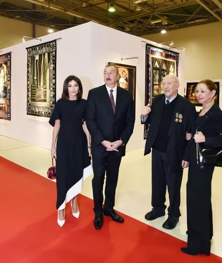 Prezident İlham Əliyev Tahir Salahovun 90 illik yubileyinə həsr edilən sərgi ilə tanış olub - FOTO