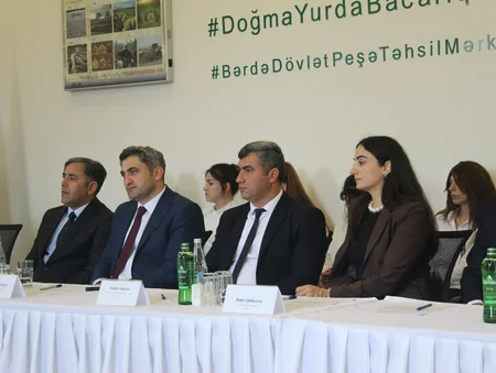 Bərdədə keçmiş məcburi köçkünlərə peşə hazırlığı üzrə sertifikatlar təqdim edilib