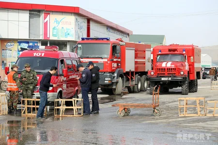 Sədərək Ticarət Mərkəzində baş verən yanğın söndürülüb - YENİLƏNİB - FOTO