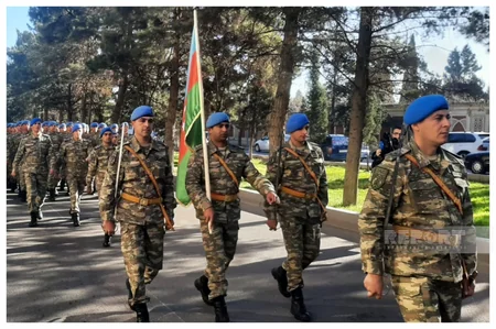 Gəncədə Zəfər Günü münasibətilə hərbçilərin yürüşü keçirilir