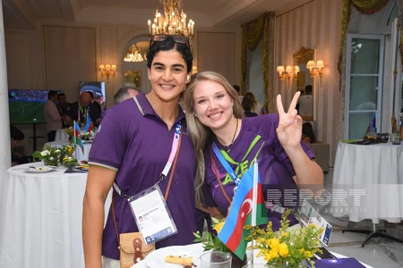 Parisdəki “Azərbaycan Olimpiya Evi”ndə idmançılarla görüş keçirilib